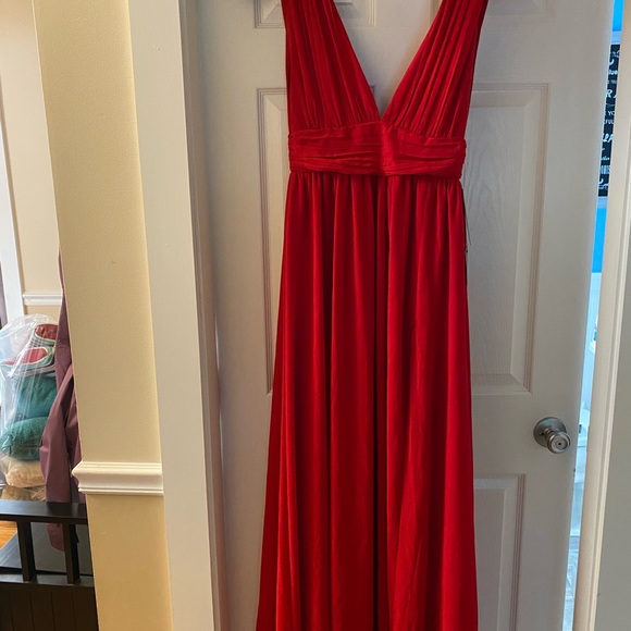 Gown/Maxi - Picture 2 of 8